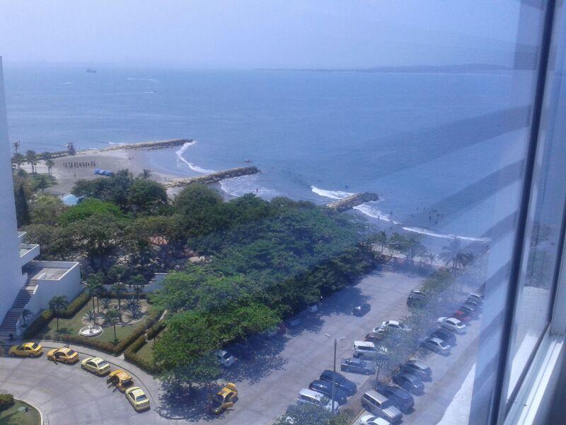 Moderno Frente Al Mar Apartamento